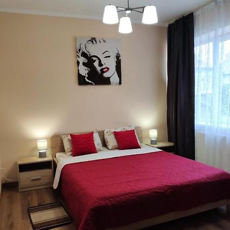 Apartments Domovik Мостова 5 Кв 37 Mukačevo Esterno foto
