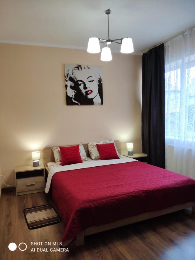 Apartments Domovik Мостова 5 Кв 37 Mukačevo Esterno foto